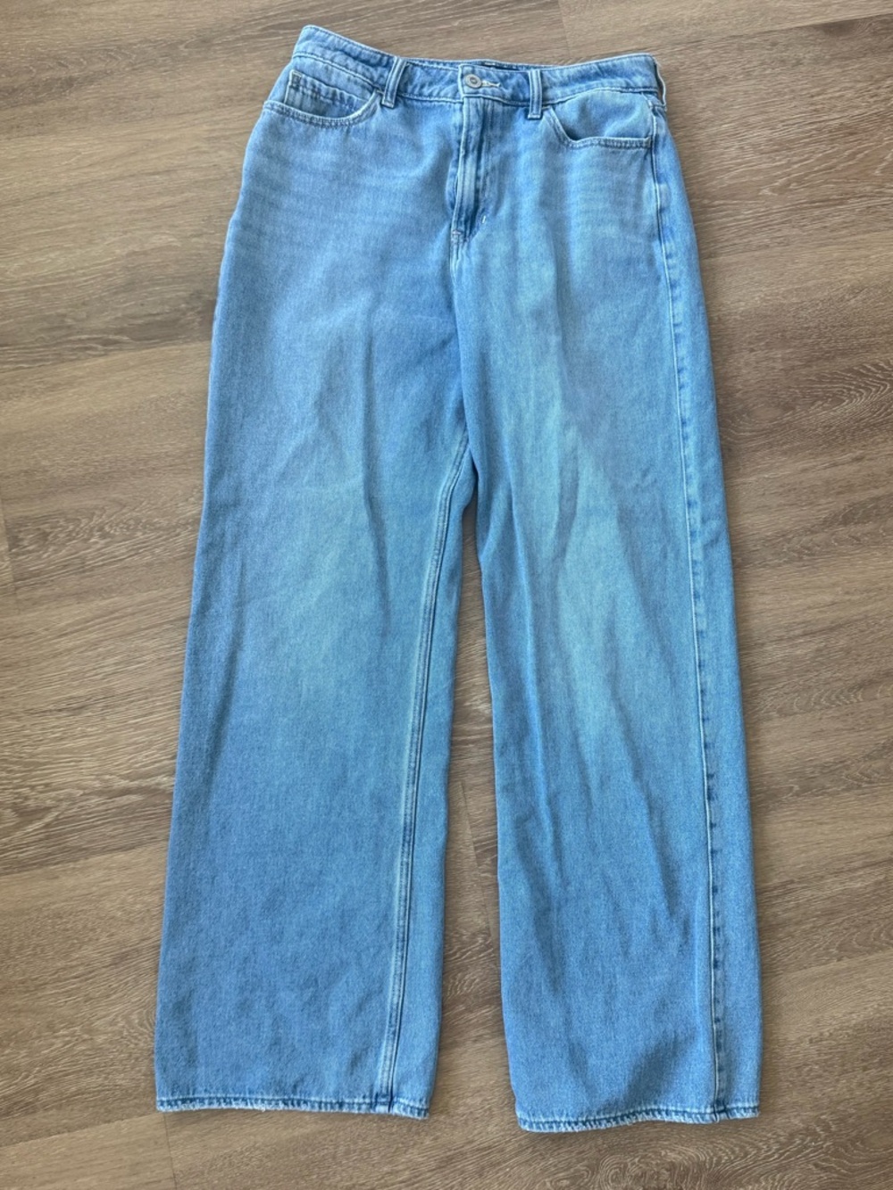 Hollister Ultra High Rise Baggy Jean - 29 Long